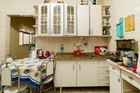 Casa à venda com 150m², 4 quartos e 2 vagas Casa à venda com 150m², 4 quartos e 2 vagasCozinha