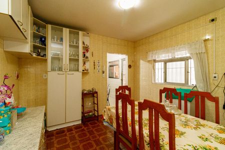 Casa à venda com 150m², 4 quartos e 2 vagas Casa à venda com 150m², 4 quartos e 2 vagasCozinha