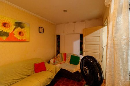 Casa à venda com 150m², 4 quartos e 2 vagas Casa à venda com 150m², 4 quartos e 2 vagasSala