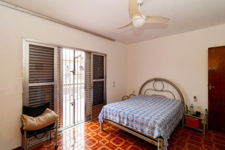 Casa à venda com 150m², 4 quartos e 2 vagas Casa à venda com 150m², 4 quartos e 2 vagasQuarto