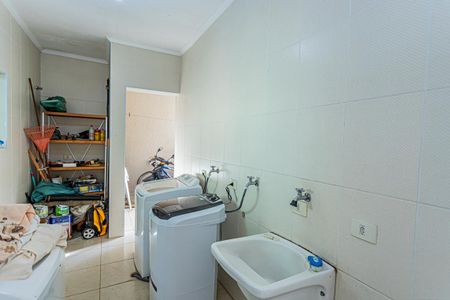 Casa à venda com 545m², 5 quartos e 3 vagas Casa à venda com 545m², 5 quartos e 3 vagasÁrea de Serviço