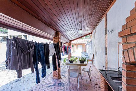 Casa à venda com 545m², 5 quartos e 3 vagas Casa à venda com 545m², 5 quartos e 3 vagasChurrasqueira