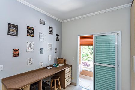 Casa à venda com 545m², 5 quartos e 3 vagas Casa à venda com 545m², 5 quartos e 3 vagasQuarto 3