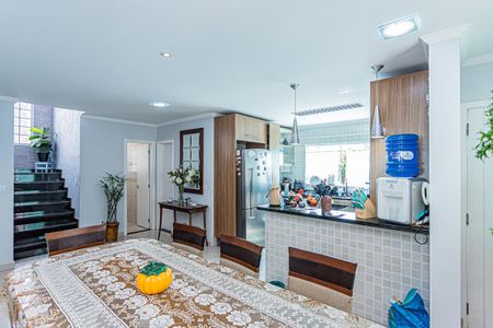 Casa à venda com 545m², 5 quartos e 3 vagas Casa à venda com 545m², 5 quartos e 3 vagasSala de Jantar