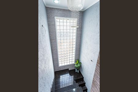 Casa à venda com 545m², 5 quartos e 3 vagas Casa à venda com 545m², 5 quartos e 3 vagasEscada para os Quartos