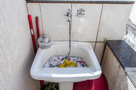 Casa à venda com 545m², 5 quartos e 3 vagas Casa à venda com 545m², 5 quartos e 3 vagasÁrea de Serviço 2