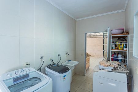 Casa à venda com 545m², 5 quartos e 3 vagas Casa à venda com 545m², 5 quartos e 3 vagasÁrea de Serviço