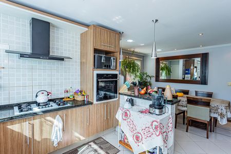 Casa à venda com 545m², 5 quartos e 3 vagas Casa à venda com 545m², 5 quartos e 3 vagasCozinha