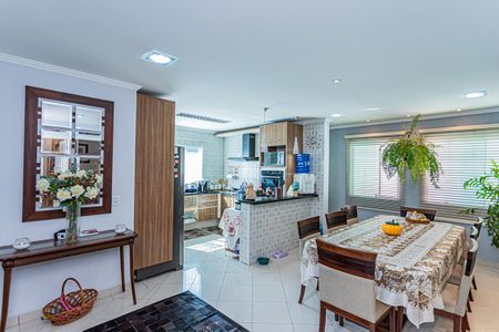 Casa à venda com 545m², 5 quartos e 3 vagas Casa à venda com 545m², 5 quartos e 3 vagasSala de Jantar