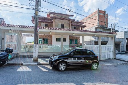 Casa à venda com 545m², 5 quartos e 3 vagas Casa à venda com 545m², 5 quartos e 3 vagasFachada