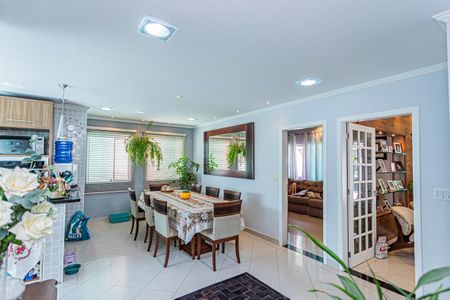 Casa à venda com 545m², 5 quartos e 3 vagas Casa à venda com 545m², 5 quartos e 3 vagasSala de Jantar