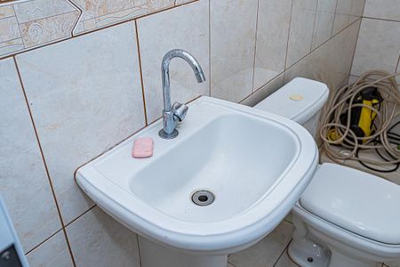 Casa à venda com 545m², 5 quartos e 3 vagas Casa à venda com 545m², 5 quartos e 3 vagasBanheiro da Garagem