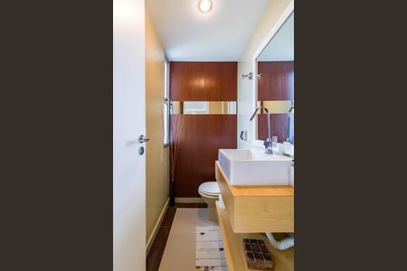 Apartamento à venda com 160m², 3 quartos e 2 vagas Apartamento à venda com 160m², 3 quartos e 2 vagasLavabo