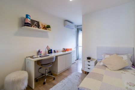 Apartamento à venda com 160m², 3 quartos e 2 vagas Apartamento à venda com 160m², 3 quartos e 2 vagasQuarto 2