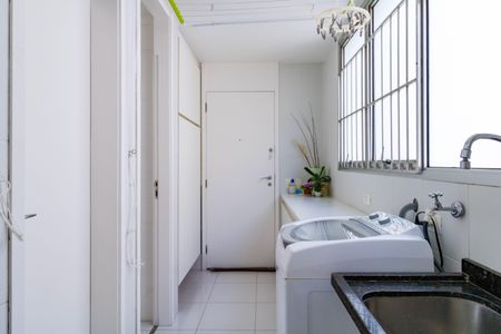Apartamento à venda com 160m², 3 quartos e 2 vagas Apartamento à venda com 160m², 3 quartos e 2 vagasÁrea de Serviço