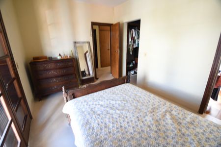 Casa à venda com 258m², 4 quartos e 2 vagasQuarto - Suíte 2