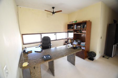 Casa à venda com 258m², 4 quartos e 2 vagasSala 3 / Escritório