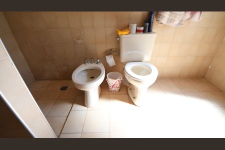 Casa à venda com 258m², 4 quartos e 2 vagasBanheiro 3