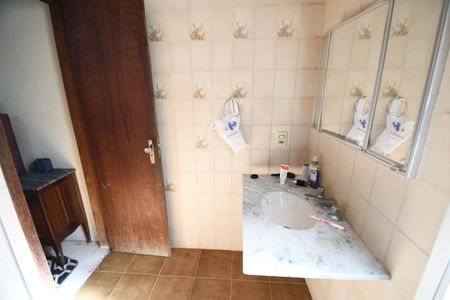 Casa à venda com 258m², 4 quartos e 2 vagasBanheiro 2