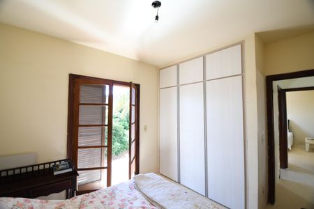 Casa à venda com 258m², 4 quartos e 2 vagasQuarto 2