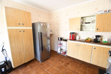 Casa à venda com 258m², 4 quartos e 2 vagasCozinha - Armários