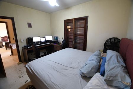 Casa à venda com 258m², 4 quartos e 2 vagasQuarto - Suíte