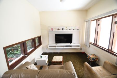 Casa à venda com 258m², 4 quartos e 2 vagasSala 2