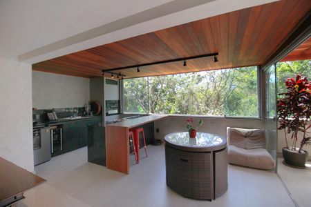 Apartamento à venda com 240m², 5 quartos e 4 vagasEspaço Gourmet