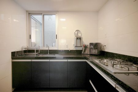 Apartamento à venda com 240m², 5 quartos e 4 vagasCozinha