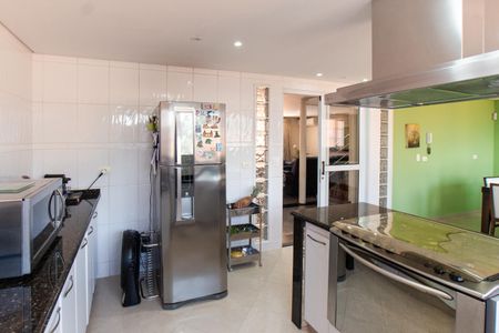 Casa à venda com 380m², 3 quartos e 6 vagas Casa à venda com 380m², 3 quartos e 6 vagasCozinha