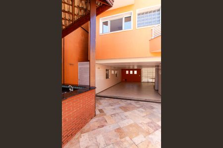 Casa à venda com 380m², 3 quartos e 6 vagas Casa à venda com 380m², 3 quartos e 6 vagasGaragem