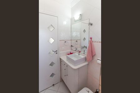 Casa à venda com 380m², 3 quartos e 6 vagas Casa à venda com 380m², 3 quartos e 6 vagasBanheiro da Suíte 1