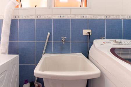 Casa à venda com 380m², 3 quartos e 6 vagas Casa à venda com 380m², 3 quartos e 6 vagasÁrea de Serviço