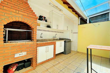 Casa à venda com 138m², 3 quartos e 4 vagas Casa à venda com 138m², 3 quartos e 4 vagasÁrea de Serviço