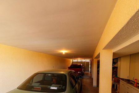 Casa à venda com 235m², 3 quartos e 4 vagas Casa à venda com 235m², 3 quartos e 4 vagasGaragem