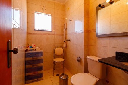 Casa à venda com 235m², 3 quartos e 4 vagas Casa à venda com 235m², 3 quartos e 4 vagasBanheiro da Suíte