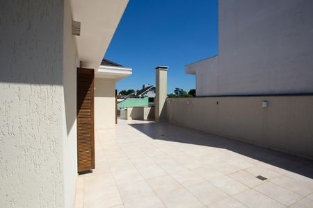 Casa à venda com 272m², 4 quartos e 2 vagas Casa à venda com 272m², 4 quartos e 2 vagasQuintal