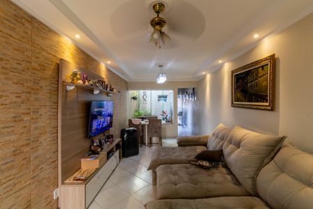 Casa à venda com 120m², 3 quartos e 2 vagas Casa à venda com 120m², 3 quartos e 2 vagasSala