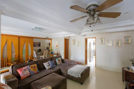 Apartamento à venda com 173m², 3 quartos e 2 vagas Apartamento à venda com 173m², 3 quartos e 2 vagasSala de estar