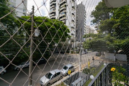 Apartamento à venda com 173m², 3 quartos e 2 vagas Apartamento à venda com 173m², 3 quartos e 2 vagasVaranda