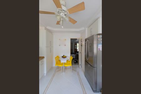 Apartamento à venda com 173m², 3 quartos e 2 vagas Apartamento à venda com 173m², 3 quartos e 2 vagasCozinha