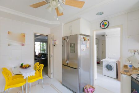 Apartamento à venda com 173m², 3 quartos e 2 vagas Apartamento à venda com 173m², 3 quartos e 2 vagasCozinha