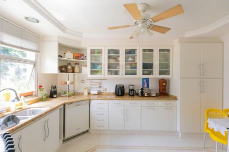 Apartamento à venda com 173m², 3 quartos e 2 vagas Apartamento à venda com 173m², 3 quartos e 2 vagasCozinha