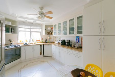 Apartamento à venda com 173m², 3 quartos e 2 vagas Apartamento à venda com 173m², 3 quartos e 2 vagasCozinha