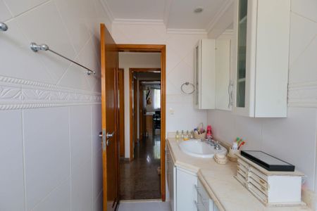 Apartamento à venda com 173m², 3 quartos e 2 vagas Apartamento à venda com 173m², 3 quartos e 2 vagasBanheiro da Suíte 1