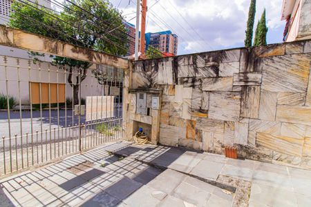 Casa à venda com 224m², 3 quartos e 3 vagas Casa à venda com 224m², 3 quartos e 3 vagasJardim / Garagem