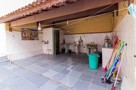 Casa à venda com 224m², 3 quartos e 3 vagas Casa à venda com 224m², 3 quartos e 3 vagasÁrea de Serviço