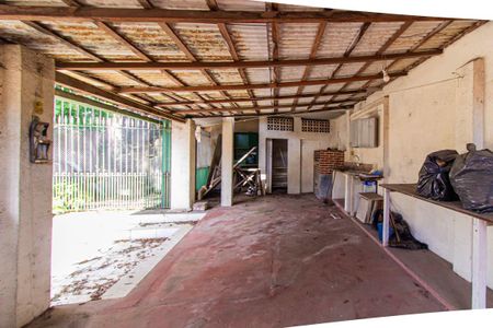 Casa à venda com 224m², 3 quartos e 3 vagas Casa à venda com 224m², 3 quartos e 3 vagasÁrea externa