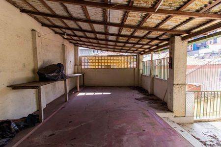 Casa à venda com 224m², 3 quartos e 3 vagas Casa à venda com 224m², 3 quartos e 3 vagasÁrea externa