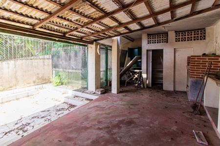 Casa à venda com 224m², 3 quartos e 3 vagas Casa à venda com 224m², 3 quartos e 3 vagasÁrea externa